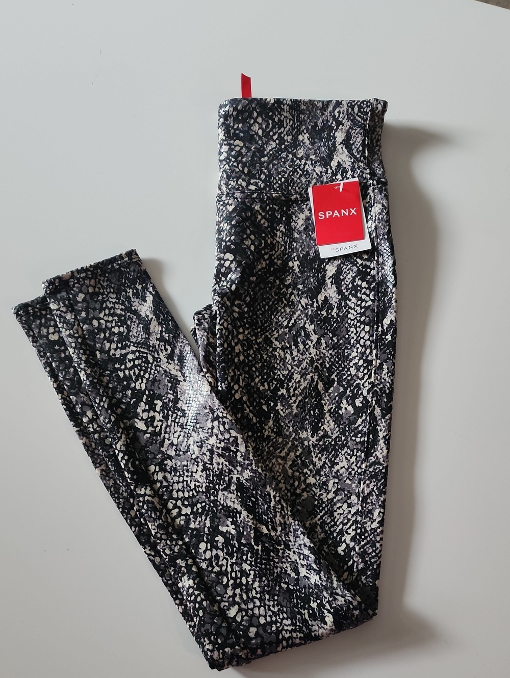 SPANX Black & White Snake-Print Leggings
